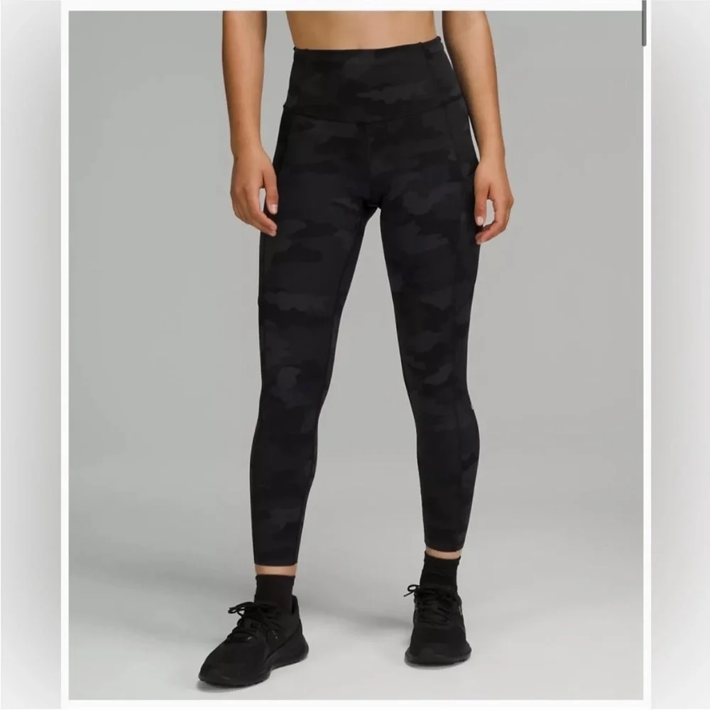 Lululemon Fast and Free High-Rise Crop leggings Heritage 365 Camo Coal Size 4